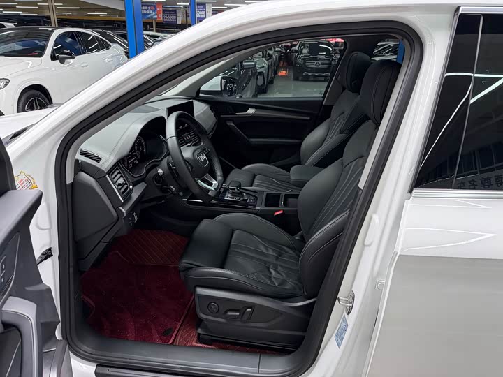 Фото 7 - Audi Q5L