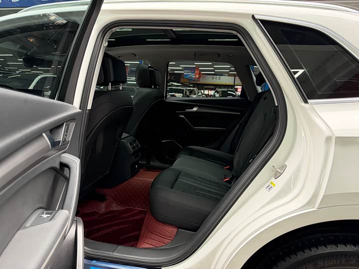 Фото 9 - Audi Q5L