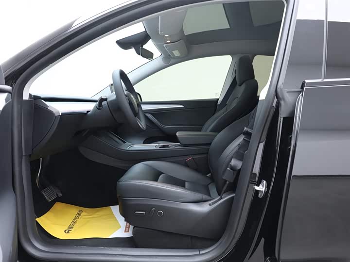 Фото 8 - Tesla Model Y