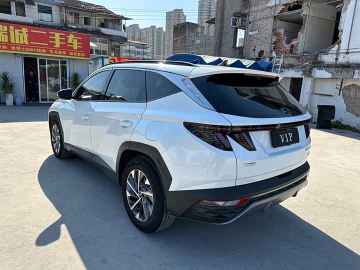 Фото 3 - Hyundai Tucson L