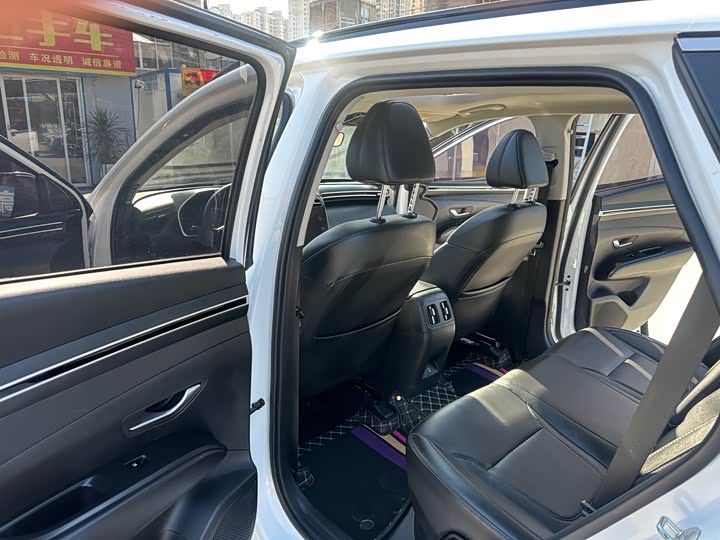 Фото 8 - Hyundai Tucson L