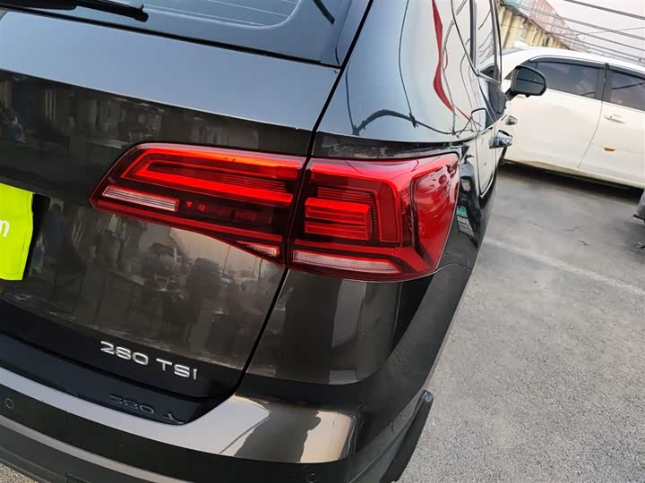 Фото 8 - Volkswagen Tharu