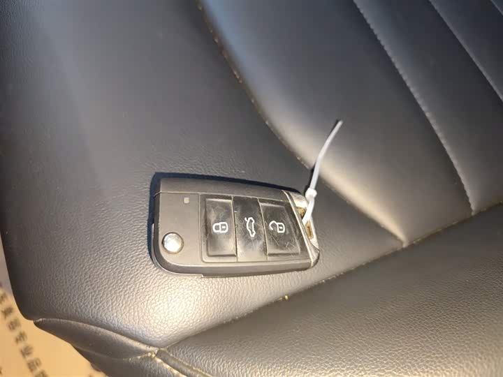 Фото 9 - Volkswagen Tharu