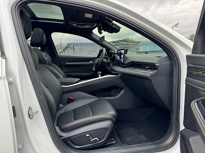 Фото 8 - Geely Preface