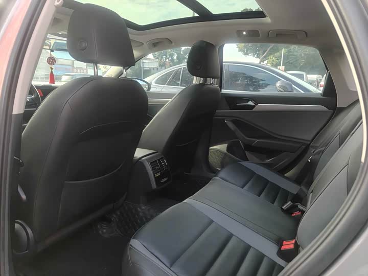 Фото 9 - Volkswagen Sagitar L