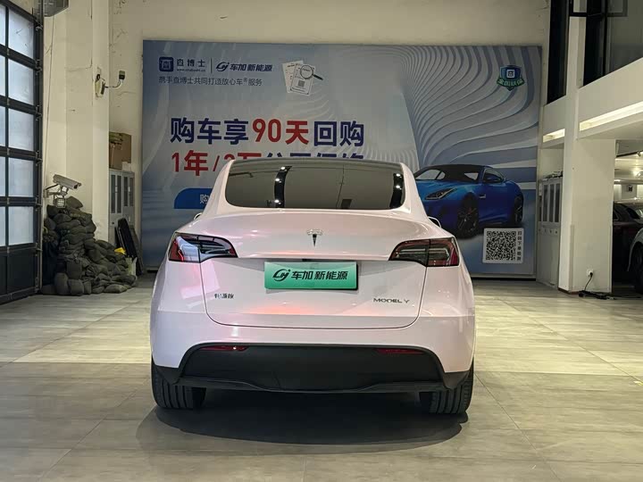 Фото 8 - Tesla Model Y