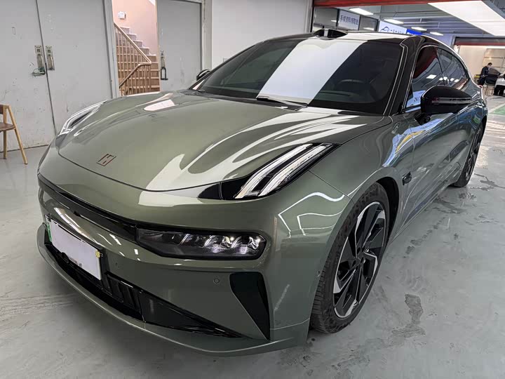 Фото 1 - Zeekr 001