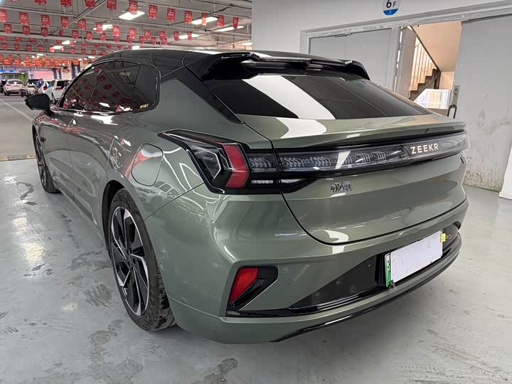 Фото 8 - Zeekr 001