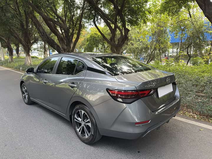 Фото 5 - Nissan Sylphy