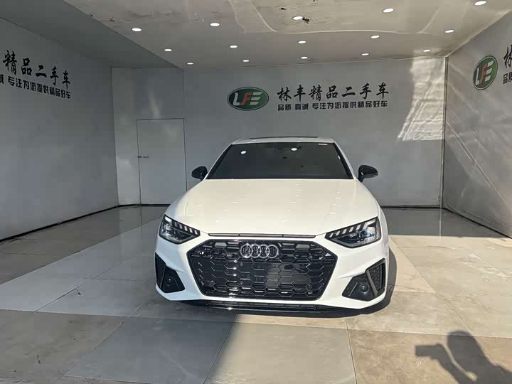 Фото 2 - Audi A4L