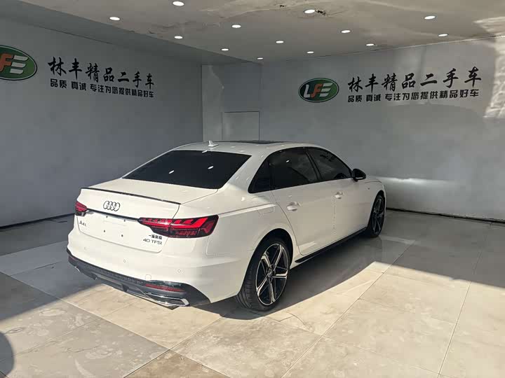 Фото 5 - Audi A4L