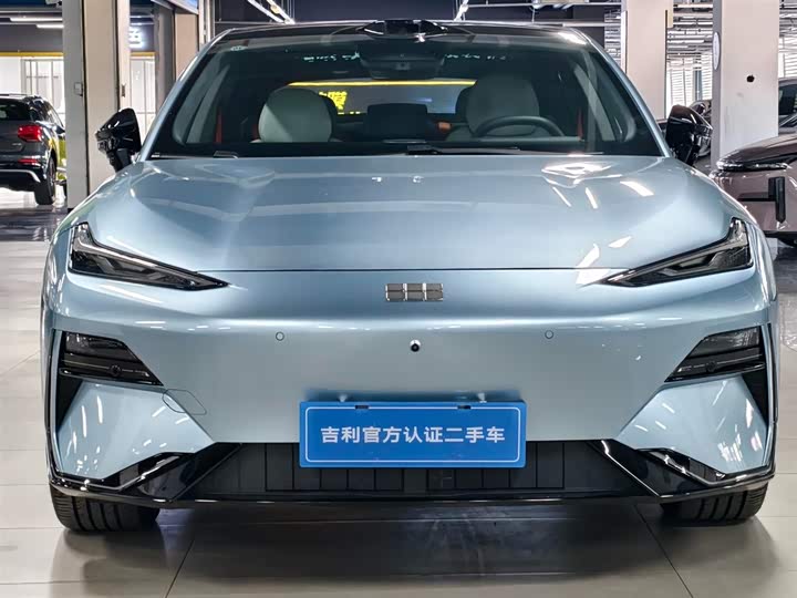 Фото 2 - Geely Galaxy E8