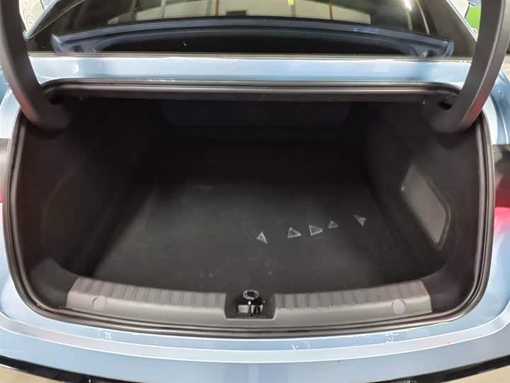 Фото 6 - Geely Galaxy E8