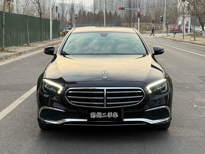 Фото 2 - Mercedes-Benz E-Class