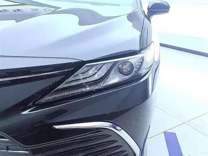 Фото 3 - Toyota Camry