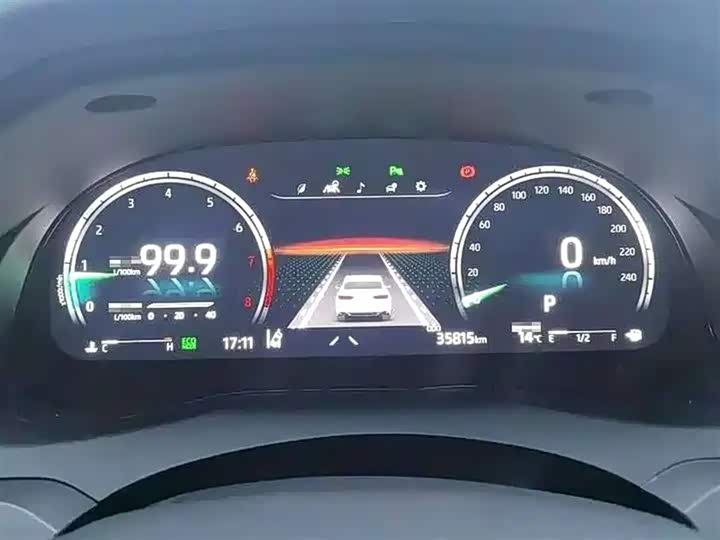 Фото 9 - Toyota Camry