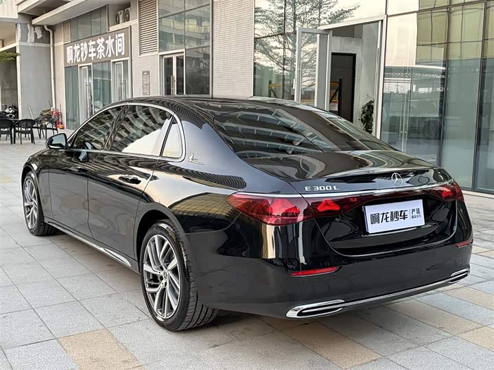 Фото 6 - Mercedes-Benz E-Class