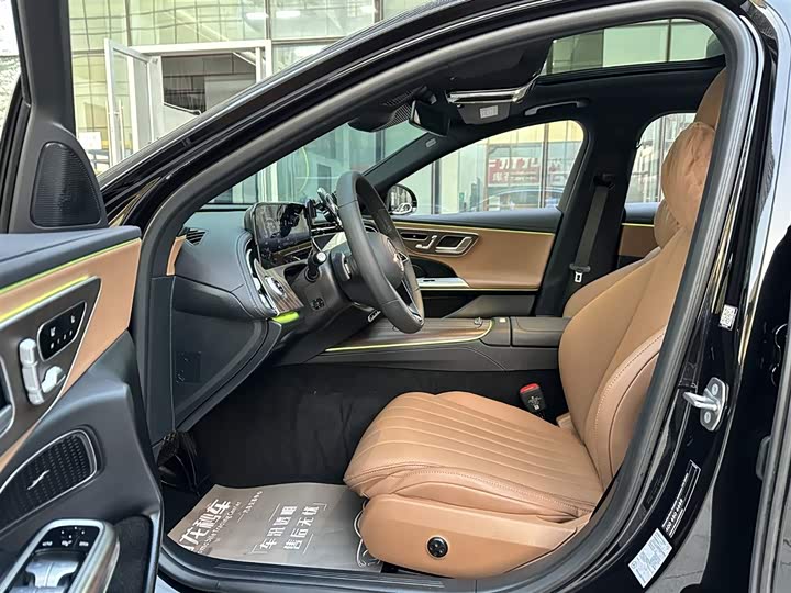 Фото 7 - Mercedes-Benz E-Class