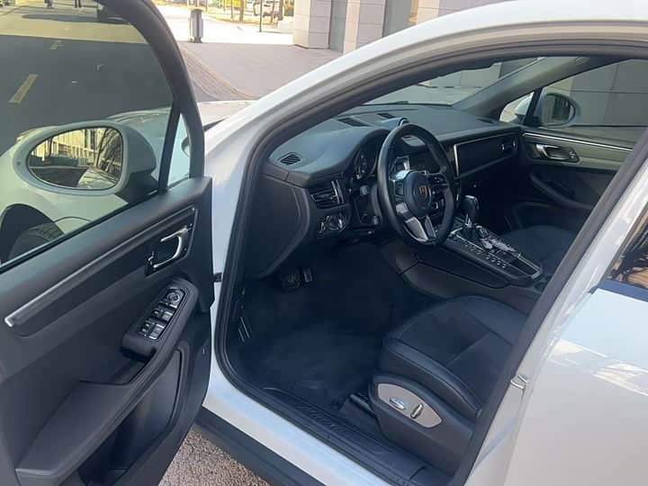 Фото 8 - Porsche Macan