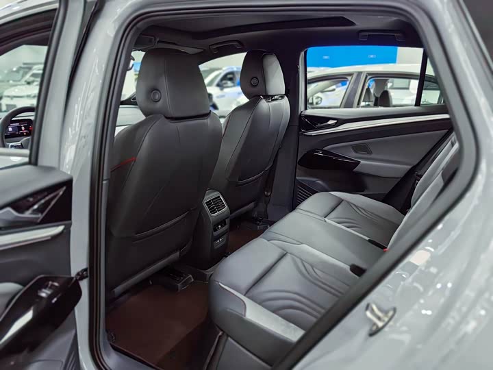 Фото 9 - Volkswagen ID.4 Crozz