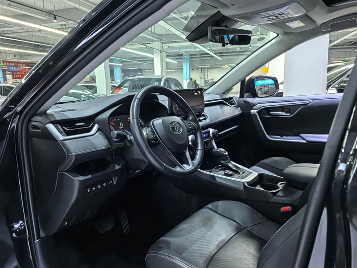 Фото 4 - Toyota Wildlander