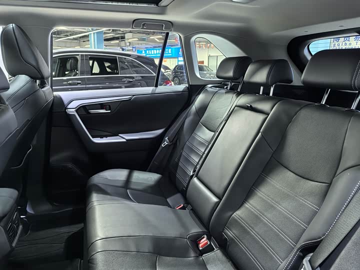 Фото 7 - Toyota Wildlander