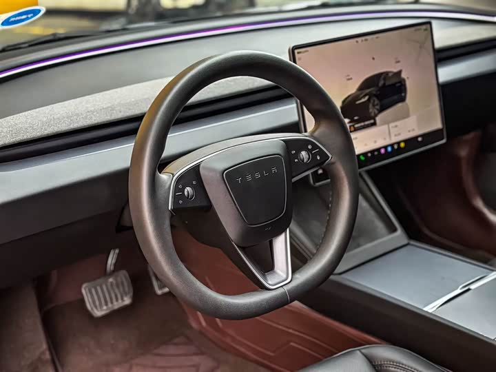 Фото 4 - Tesla Model 3