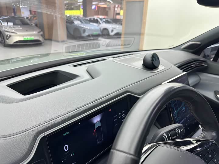 Фото 7 - Nio ES8