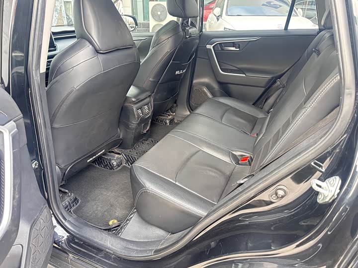 Фото 6 - Toyota Wildlander