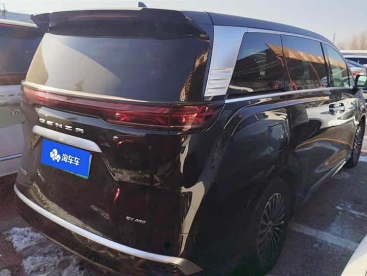 Фото 3 - Denza D9