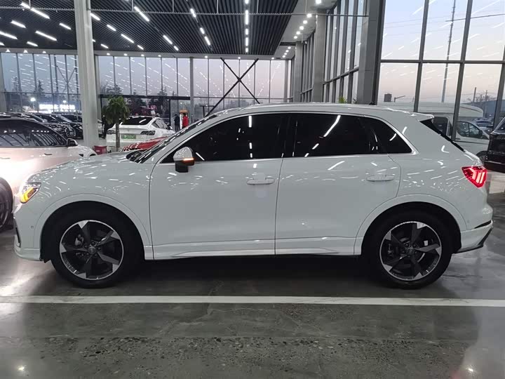 Фото 5 - Audi Q3