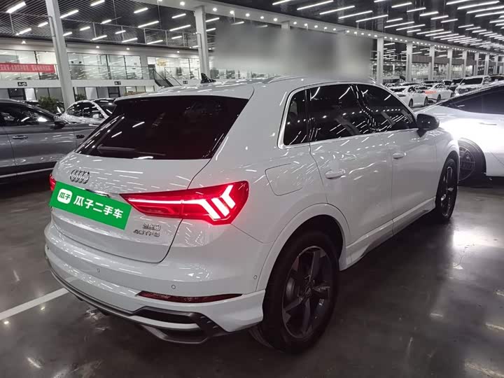 Фото 7 - Audi Q3