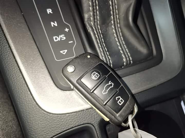 Фото 9 - Audi Q3