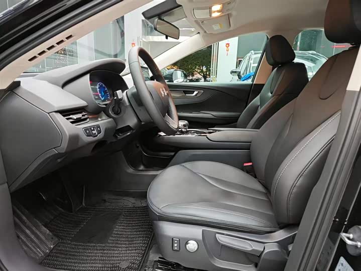 Фото 7 - Hongqi E-QM5