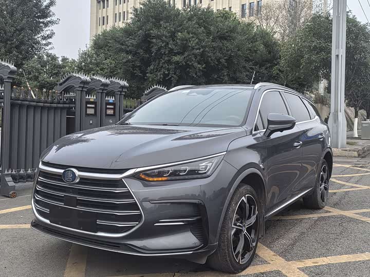 Фото 1 - BYD Tang Hybrid/EV