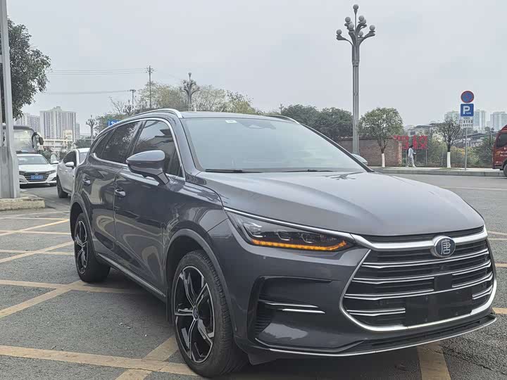 Фото 3 - BYD Tang Hybrid/EV