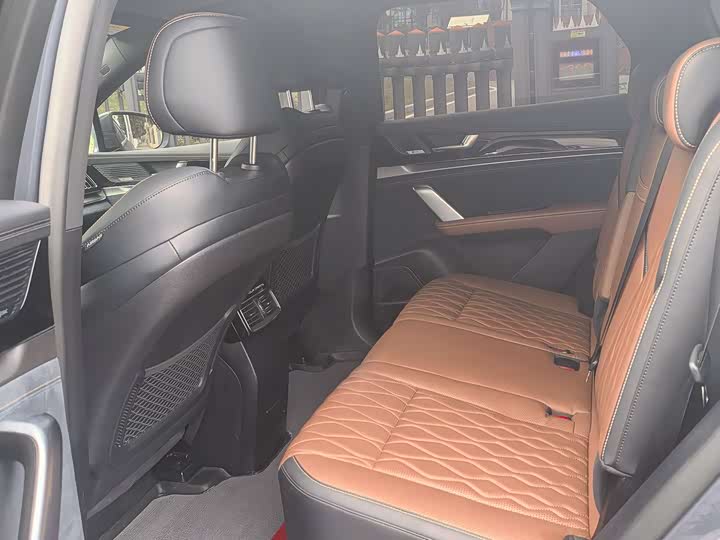 Фото 8 - BYD Tang Hybrid/EV