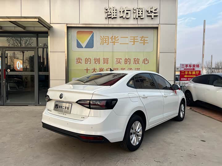 Фото 3 - Volkswagen Lavida