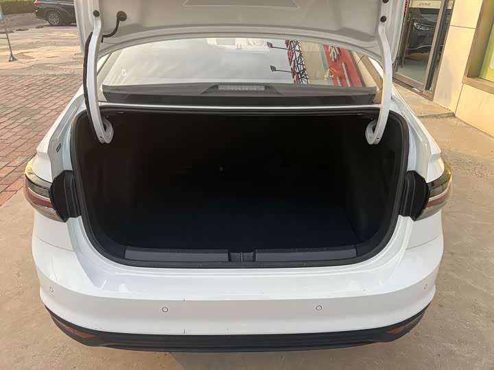 Фото 7 - Volkswagen Lavida