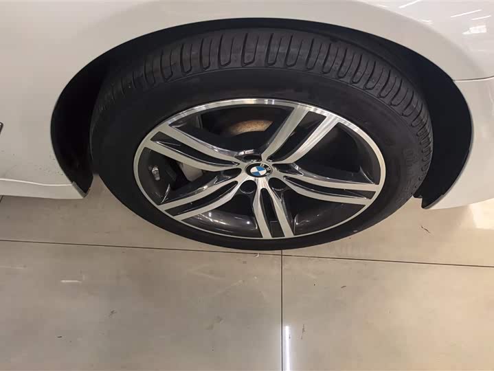 Фото 6 - BMW 5 Series