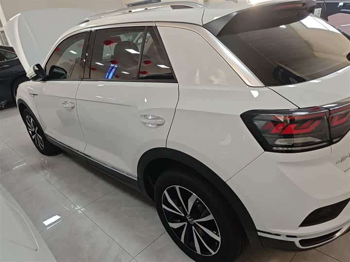 Фото 5 - Volkswagen T-Roc