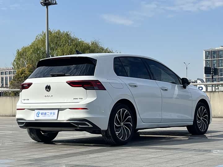 Фото 3 - Volkswagen Golf