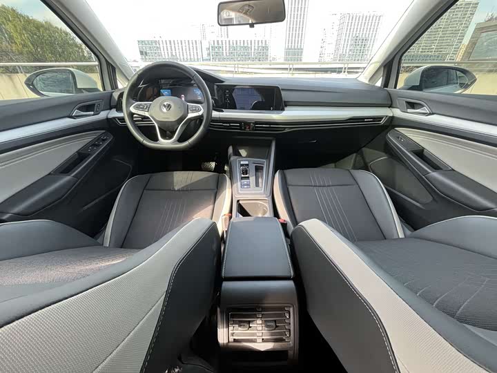 Фото 6 - Volkswagen Golf