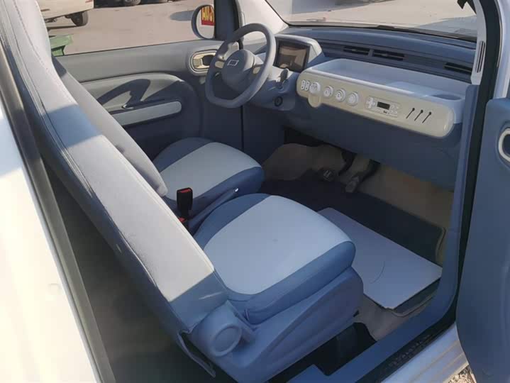 Фото 8 - Bestune Pony