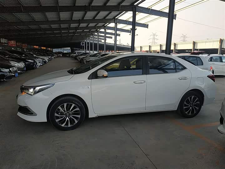 Фото 5 - Toyota Corolla Hybrid