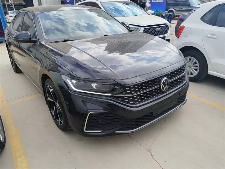 Фото 4 - Volkswagen Passat