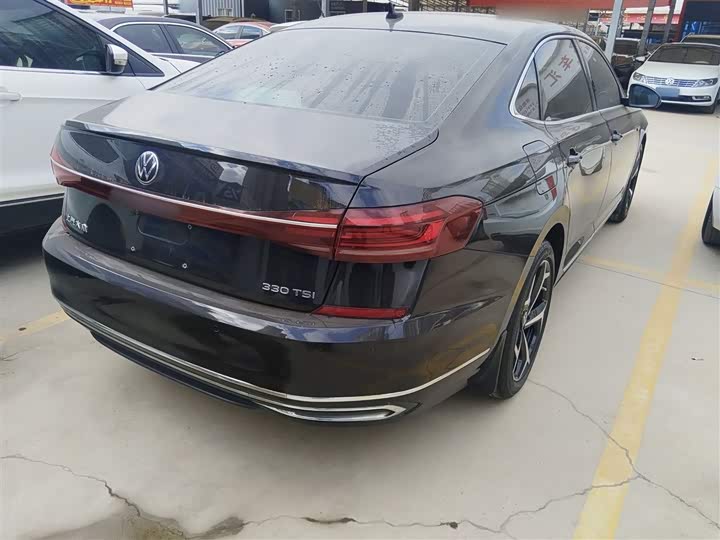 Фото 7 - Volkswagen Passat
