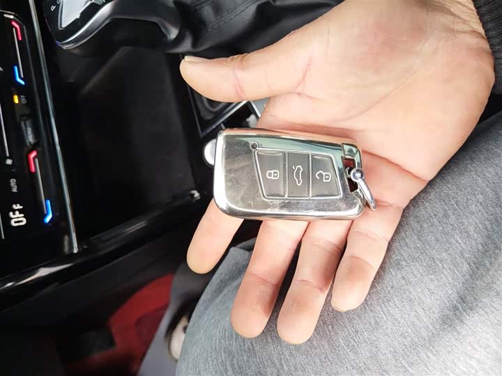 Фото 9 - Volkswagen Passat