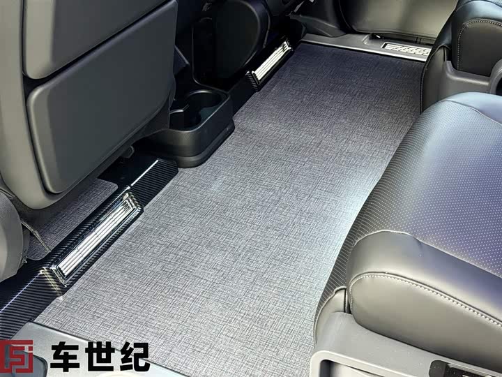 Фото 5 - Toyota Granvia