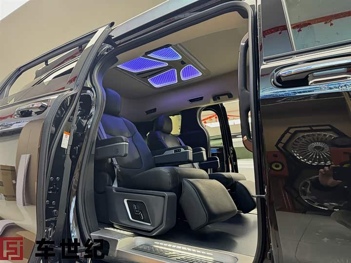 Фото 8 - Toyota Granvia